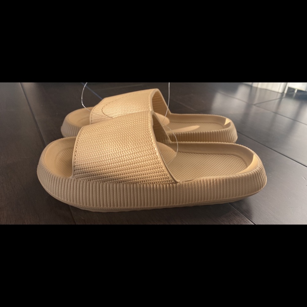 Tan foam slides size 36-37